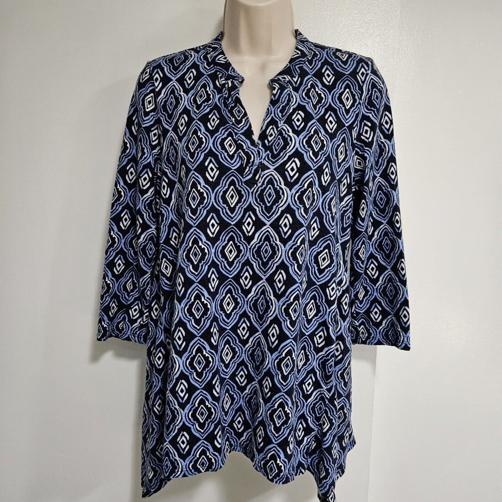 Chico's‎ Size 0 (S) Navy Blue Geometric Print 3/4 Sleeve Knit V-neck Top